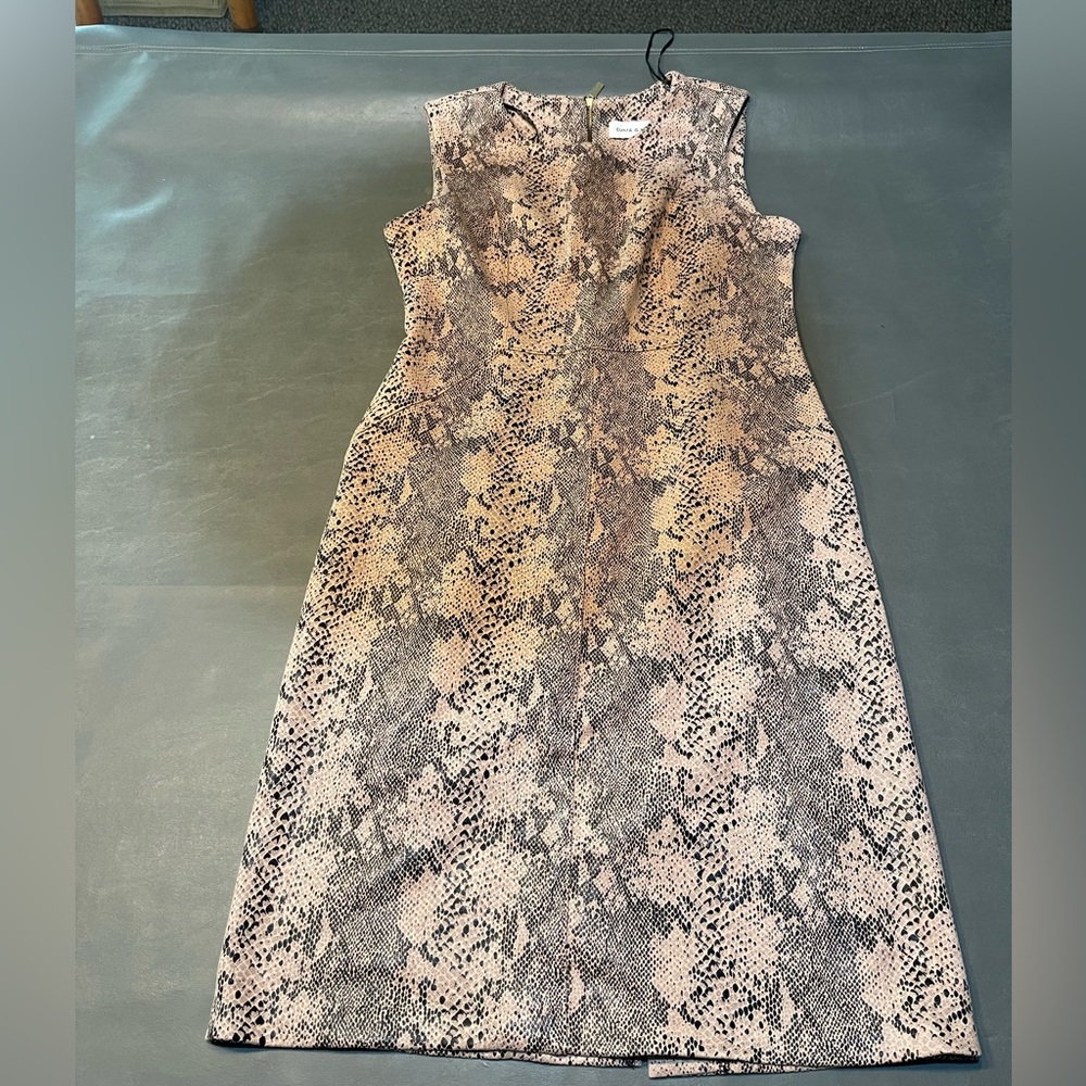 Snake print dress brand Emma & Michele size 8 colors black and off white.